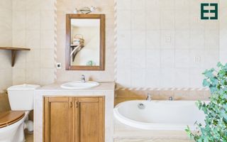 Vilă cu 6 camere - Zona Subcetate - Arad - Poză 24