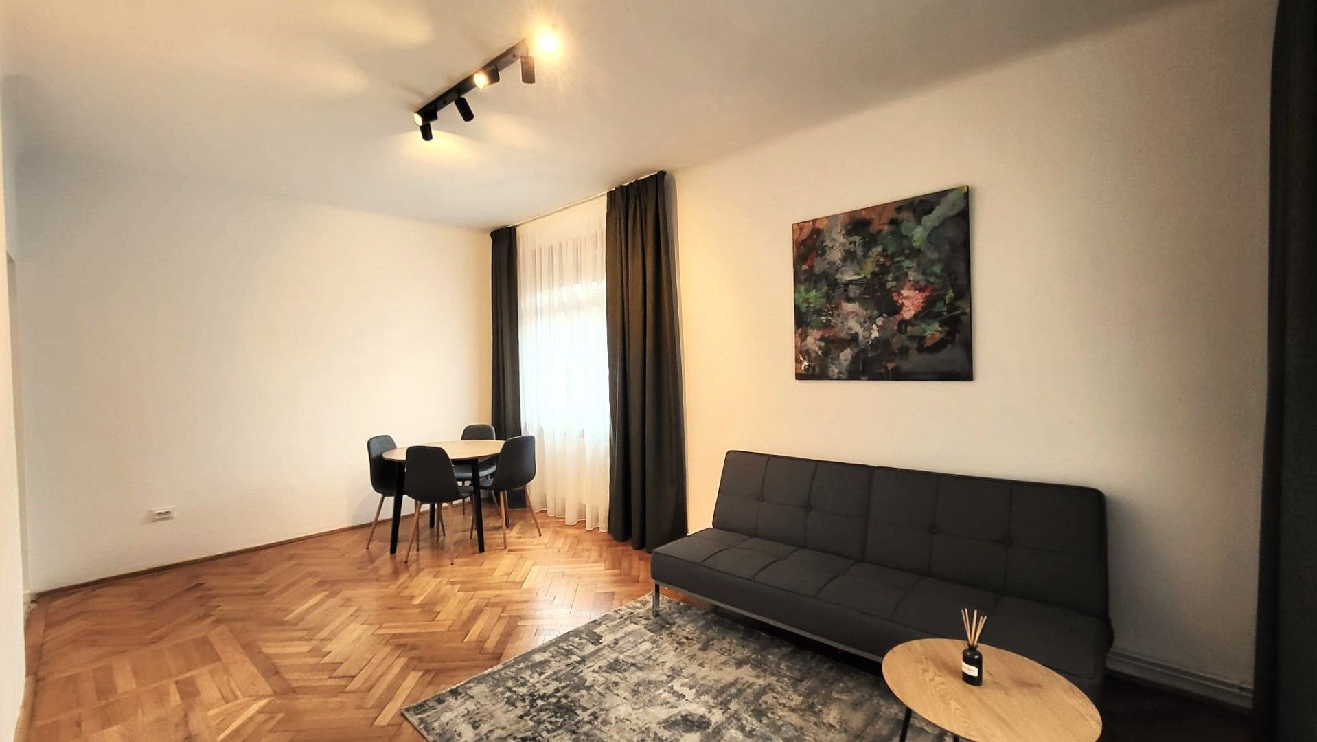 Zona Spitalului Judetean, 2 camere decomandate, renovate complet - Poză 2