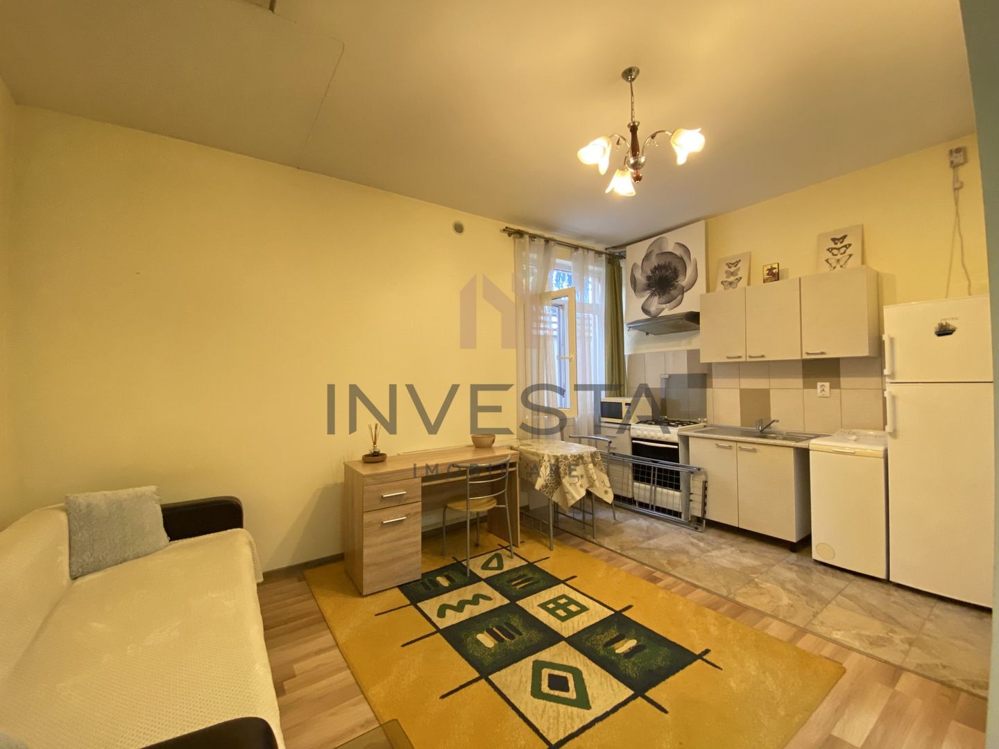 Garsoniera in casa de inchiriat cu loc de parcare, Intre Lacuri - Poză 1