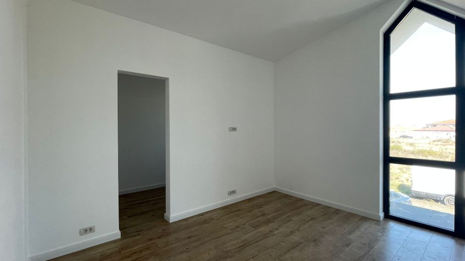 Duplex cu arhitectura deosebita - Mosnita Noua - Poză 12