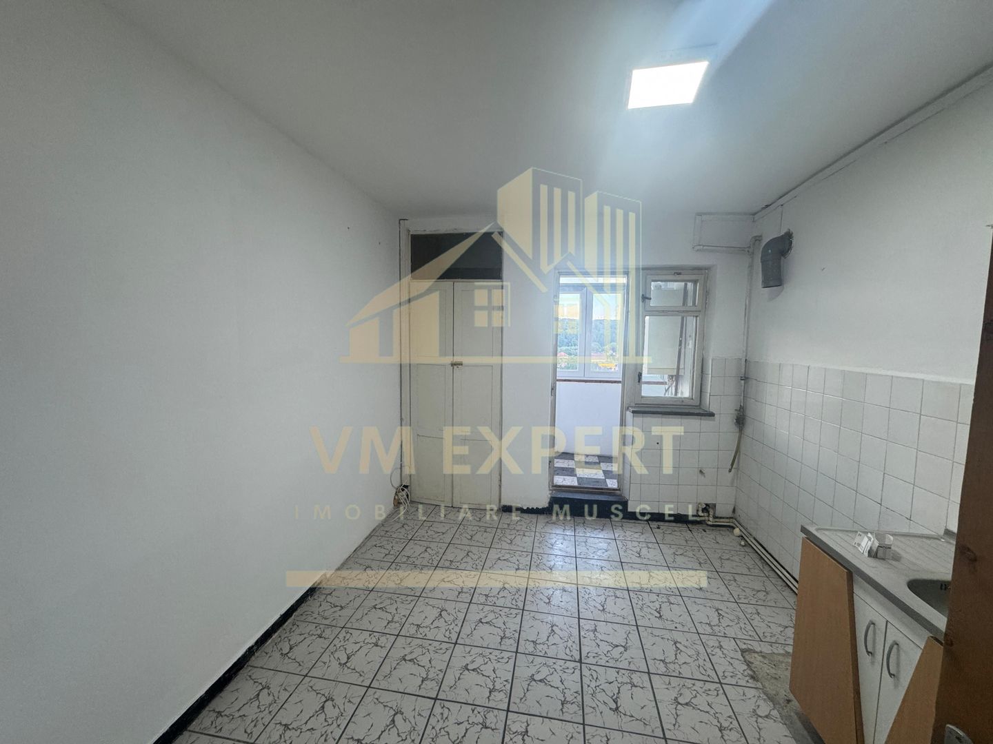 APARTAMENT 3 CAMERE ETAJ 7/8 BLOC UNICAT CAMPULUNG OFERTARE MULTIPLĂ OPEN HOUSE 01.09.25-02.09.25 - Poză 5