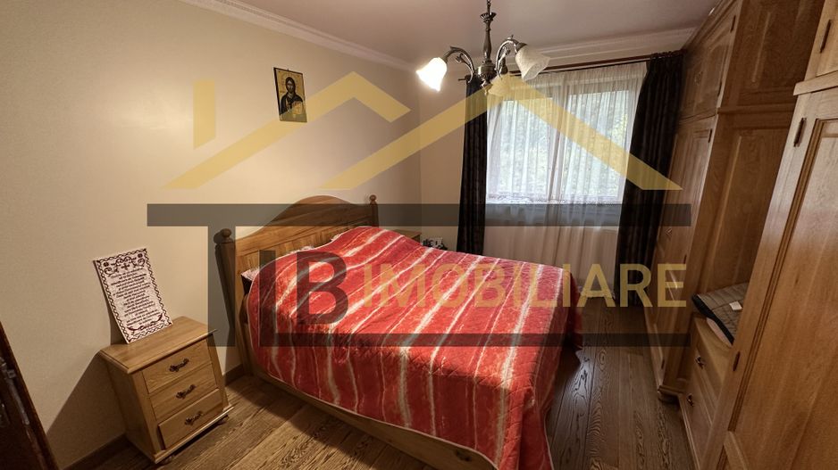 Vila cu 8 camere de vanzare, teren 1580mp, Zona Praid - Poză 32
