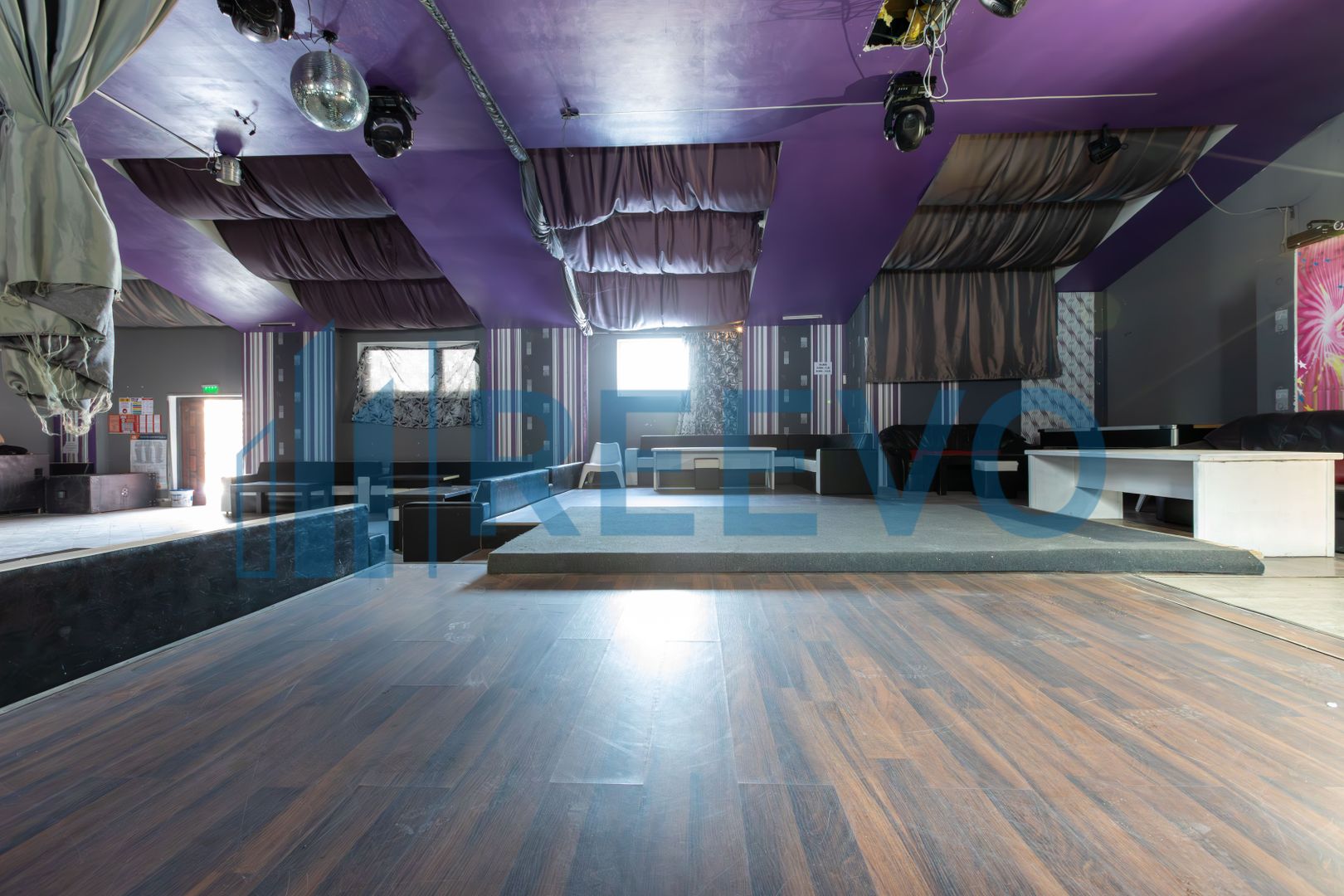 Proprietate cu casa si spatiu comercial+teren 4060 mp Bahna - Poză 4