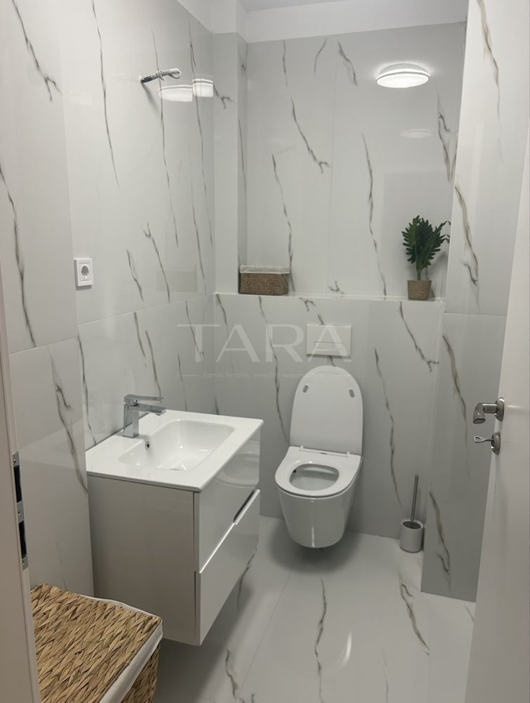 Apartament cu 3 camere, 2 băi, balcon și parcare, Florești. - Poză 8
