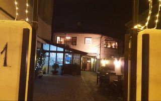 De închiriat: casă + curte - Maria Rosetti -  ultracentral - Poză 2