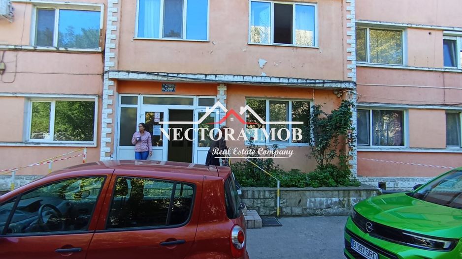 Garsoniera SPLAIUL CRISANEI Str. Poienitei 21mp in blocul portocaliu - Poză 7