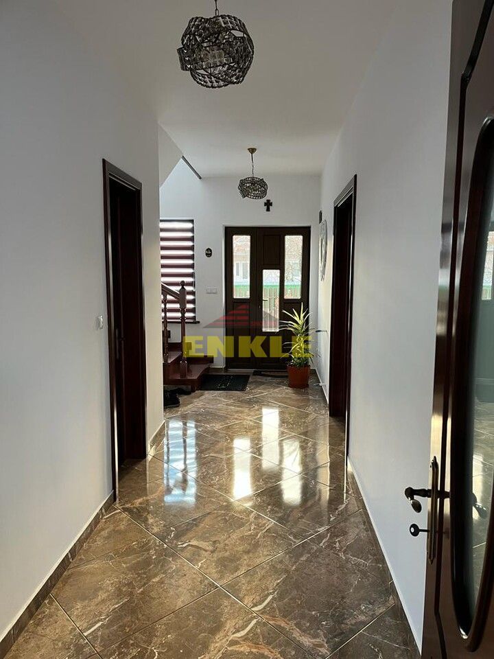 Casa , P+1+teren, 420 mp,situata in Broscauti ,pret 125000 Euro - Poză 5