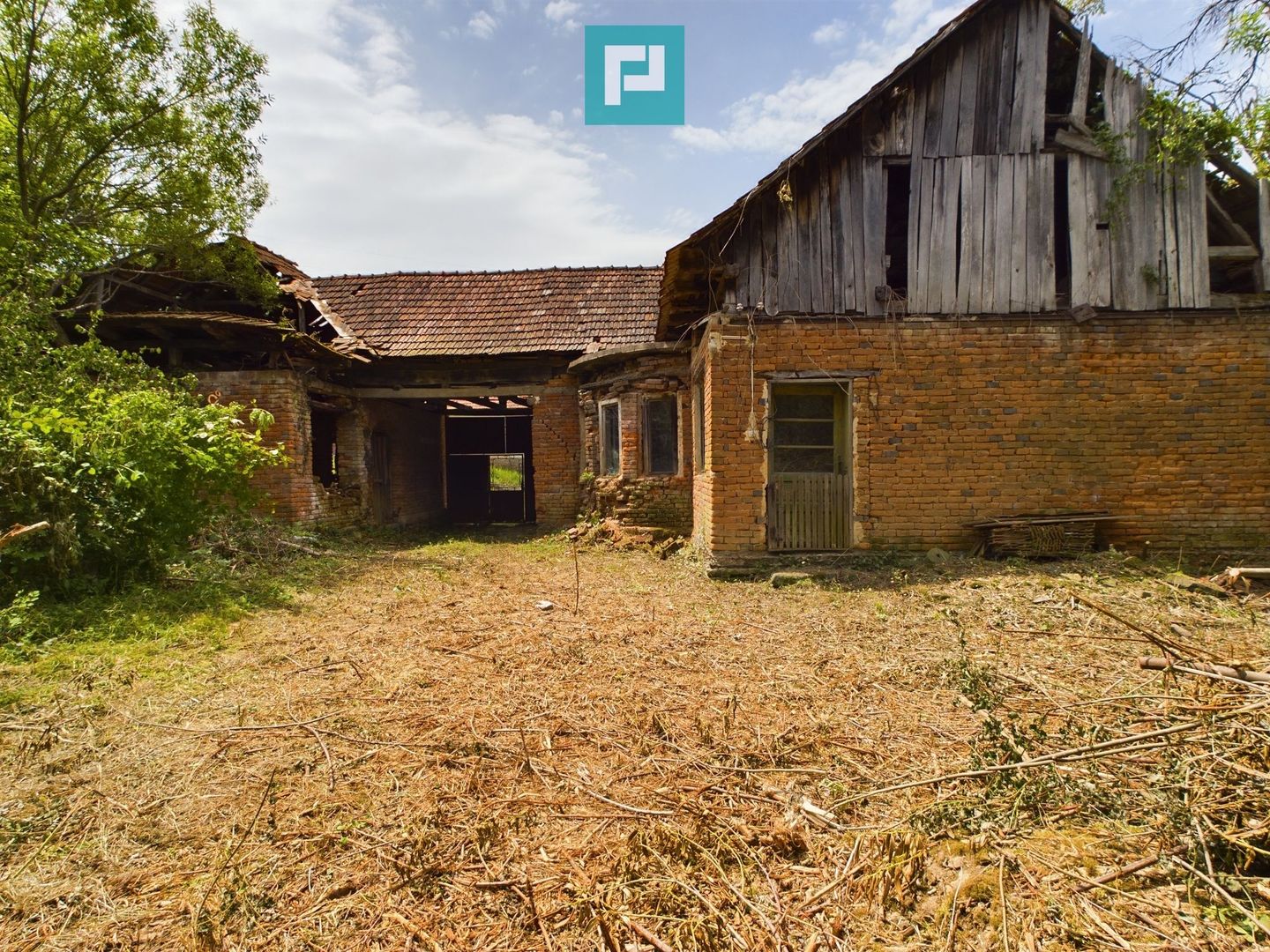 Loc de casă cu construcție în Dezna! - Poză 6