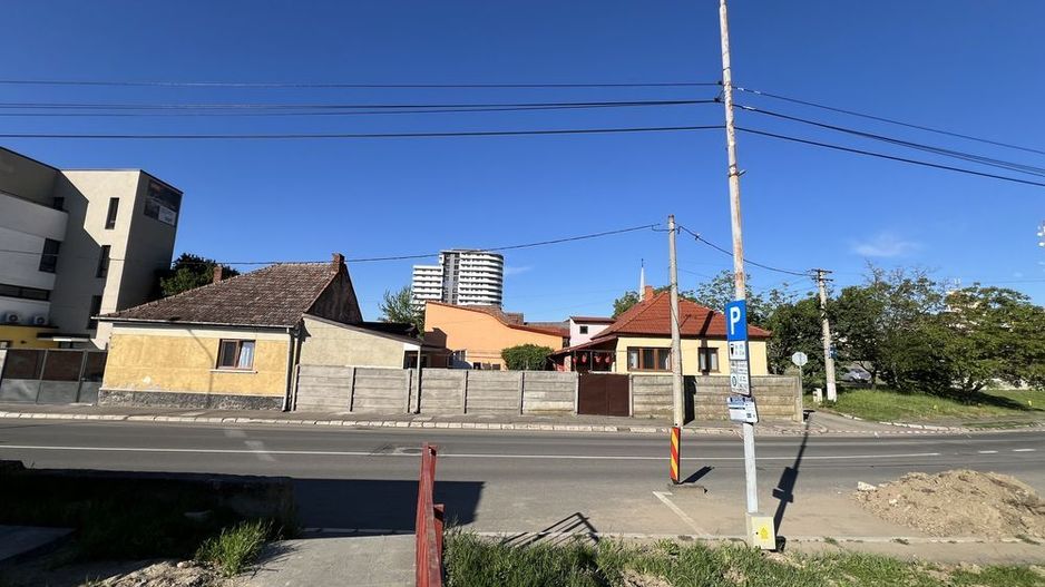 BRASADAS vinde 2 case cu teren 7 ari în zona CENTRALA. - Poză 3