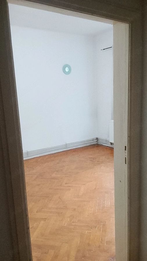 APARTAMENT NEMOBILAT SPATIOS METROU UNIVERSITATE - Poză 3