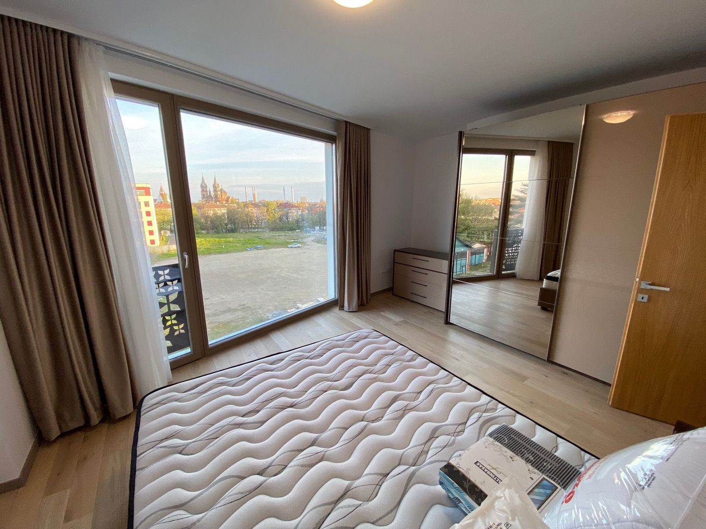 Apartament bloc nou 3 camere - parcare subterana - Poză 5