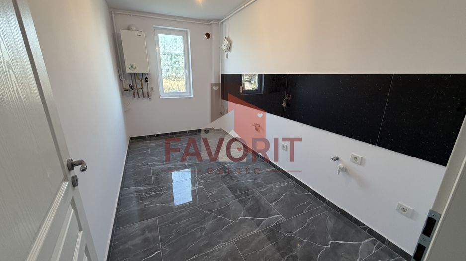 Disponibil imediat. Decomandat. TVA 21% inclus in pret - Poză 1