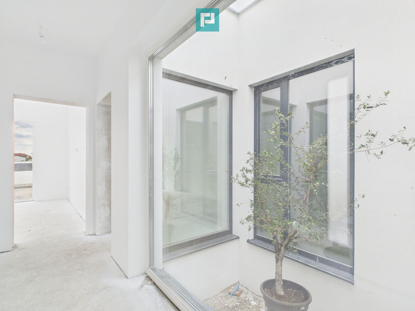 Duplex pe parter – un loc cu vibe de acasă - Poză 2