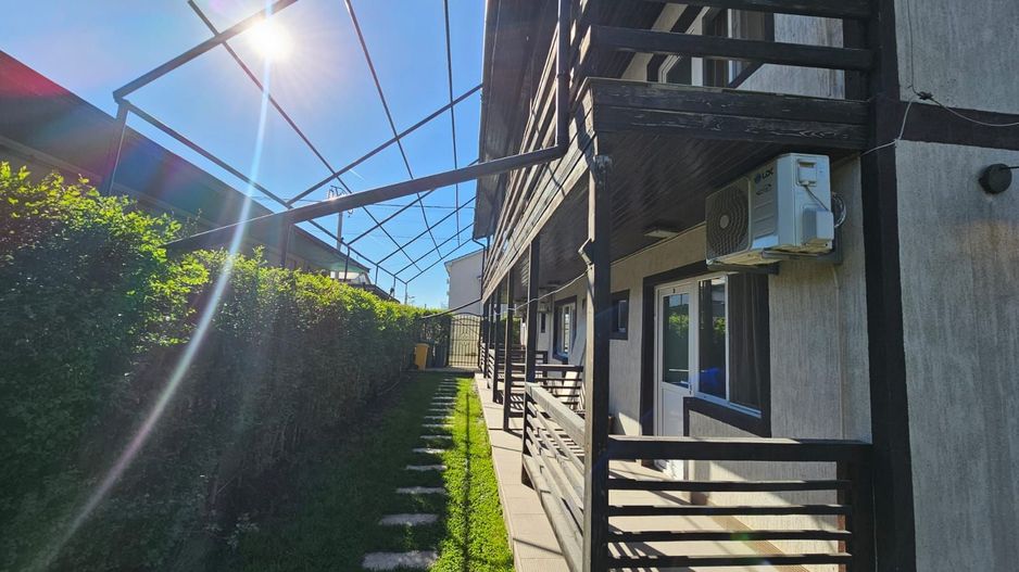 Pensiune de vanzare in Costinesti la doar 0.9 m distanta de plaja - Poză 5