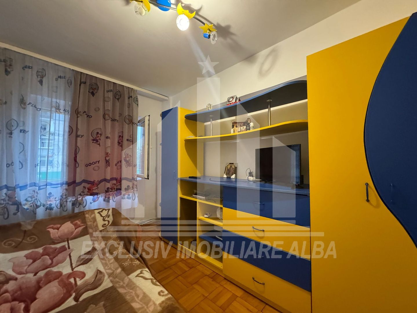 Apartament cu 3 camere decomandate, Cetate - etaj 1 - Poză 6