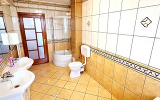 Oferim spre inchiriere, Apartament spatios, 4 camere, pentru locuit sau Firme - Poză 16