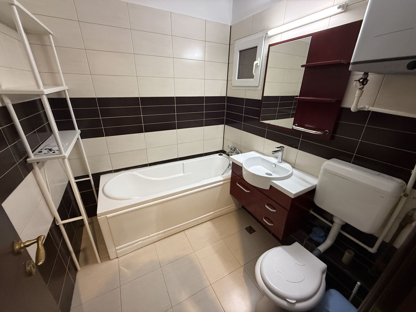 AP. 3 CAMERE- OBOR, MOBILAT/UTILAT MODERN, BOILER, CURAT - Poză 7