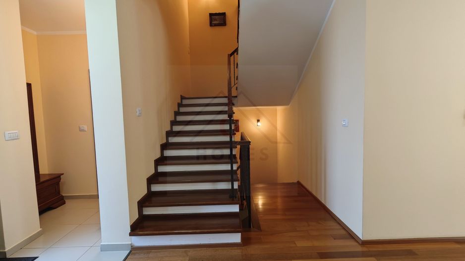 Pretabil office, camin, clinica, invatamant. 3 cai acces in cladire. - Poză 11