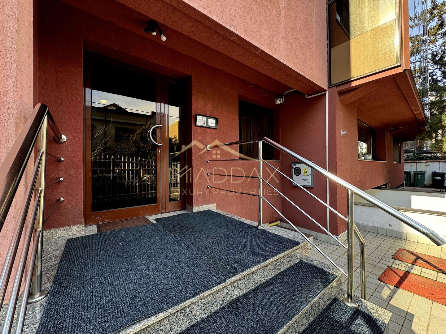 Apartament Elegant de Închiriat – 5 Camere/ 3 Băi, *Arcul de Triumf* - Poză 63