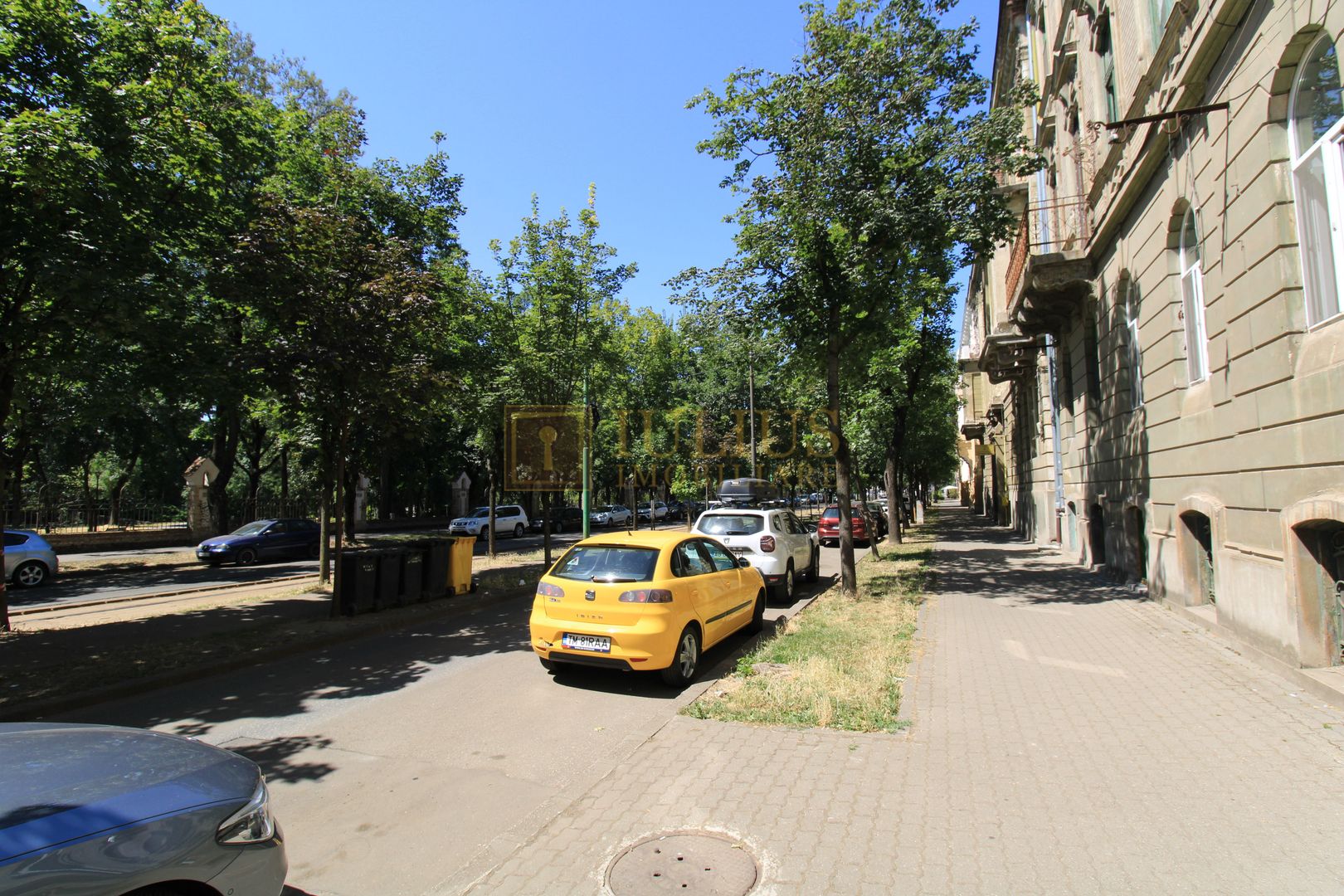 Semicentral, 2 camere, centrala proprie. - Poză 13