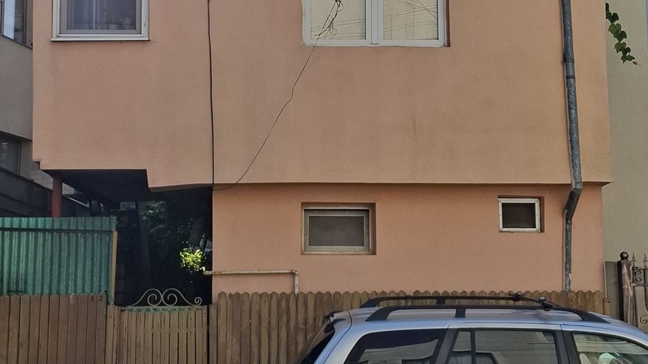 Casa cu 3 camere, zona Gheorghe Doja - Poză 1