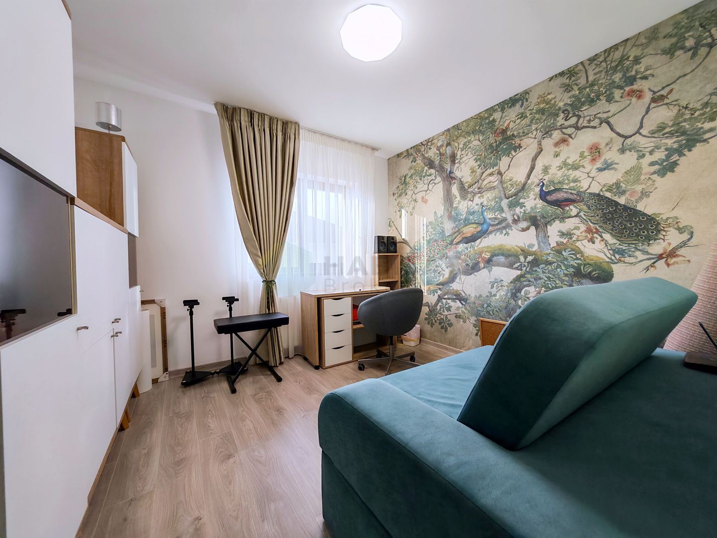 Prima inchiriere, vila cocheta, cu accente exotice - Poză 8