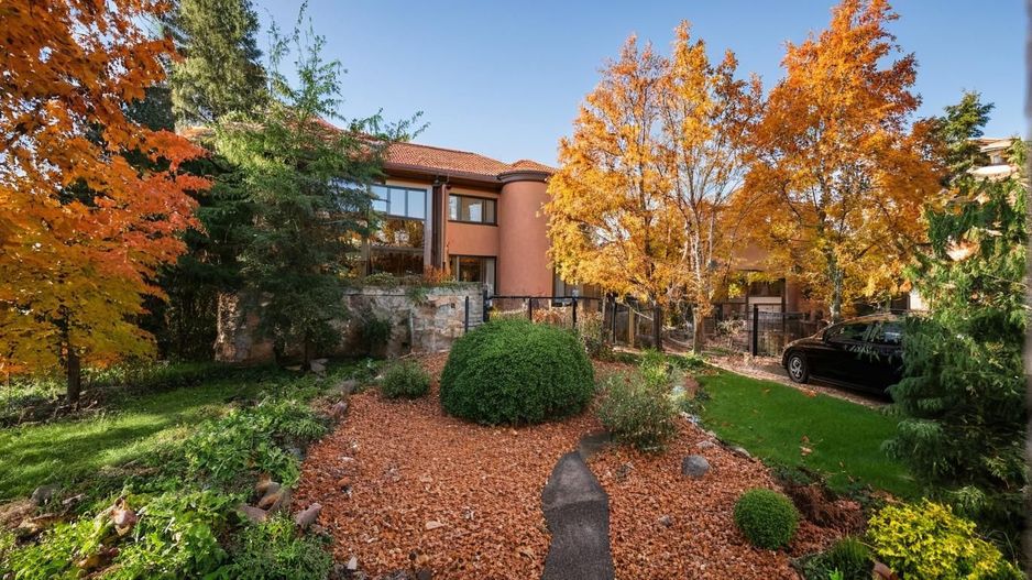 Casa la gri in Pipera  cu potential 1000 euro m2 - Poză 1