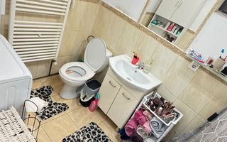 🏡 CASĂ DE VÂNZARE ÎNTR-O ZONĂ BUNĂ – CONFORT, SPAȚIU ȘI POSIBILITATE - Poză 9