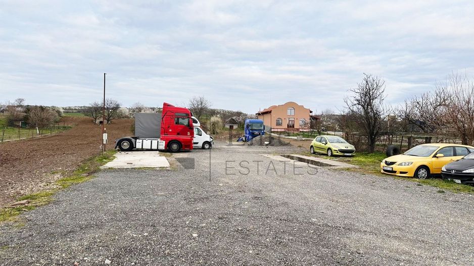 Spatiu cu 4 birouri cu teren de 3000mp - Poză 4