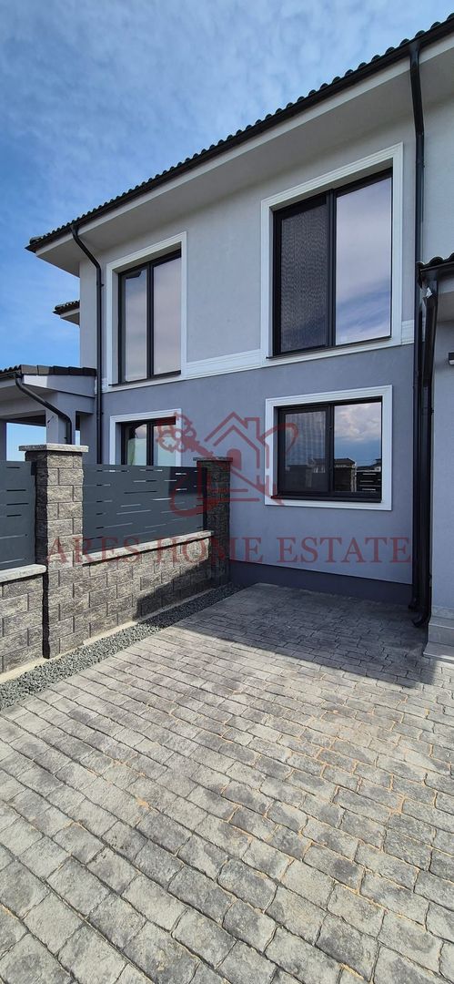 Duplex Modern de Vânzare în Mosnita Nouă - Spațiu Generos și Finisaje - Poză 4