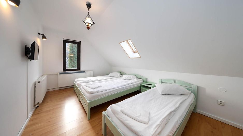 Vilă spațioasă de vânzare în Predeluț, Bran | 2000mp - Poză 18