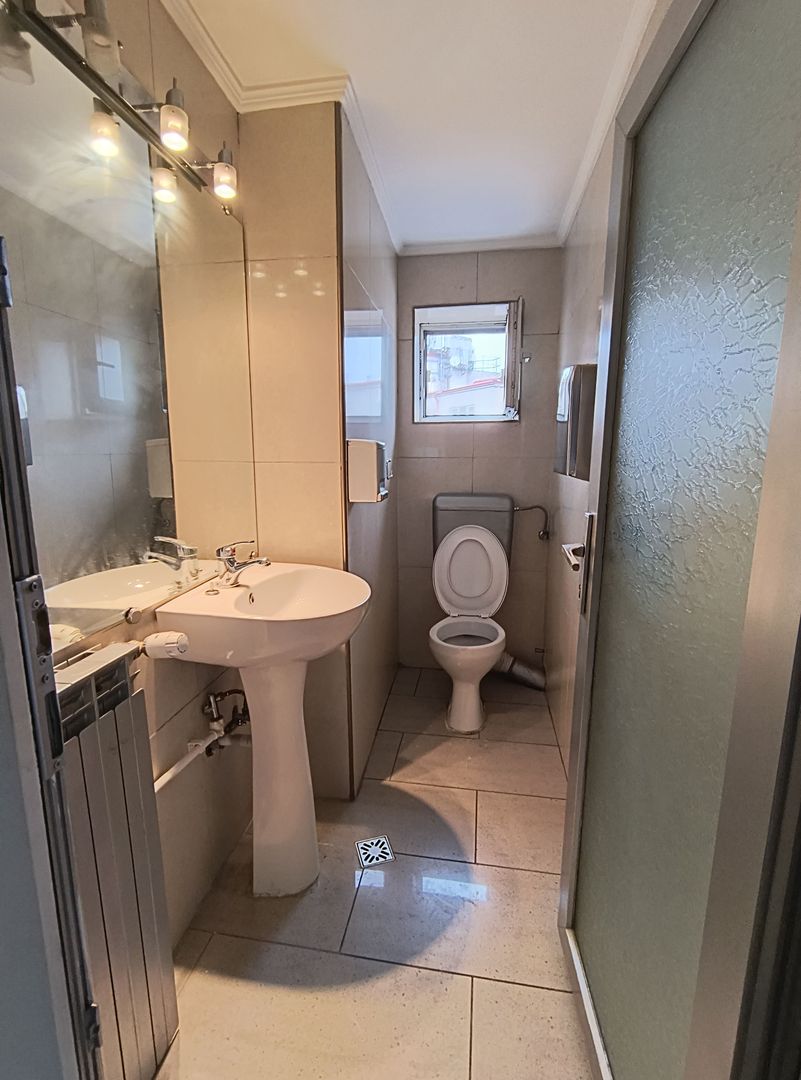 Spatiu birouri Piata Romana- Dacia- Lascar Catargiu adiacent - Poză 8