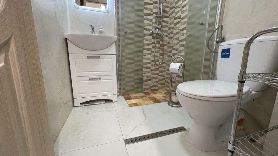 Apartament cu patru camere si garaj in zona Aradului - Poză 12