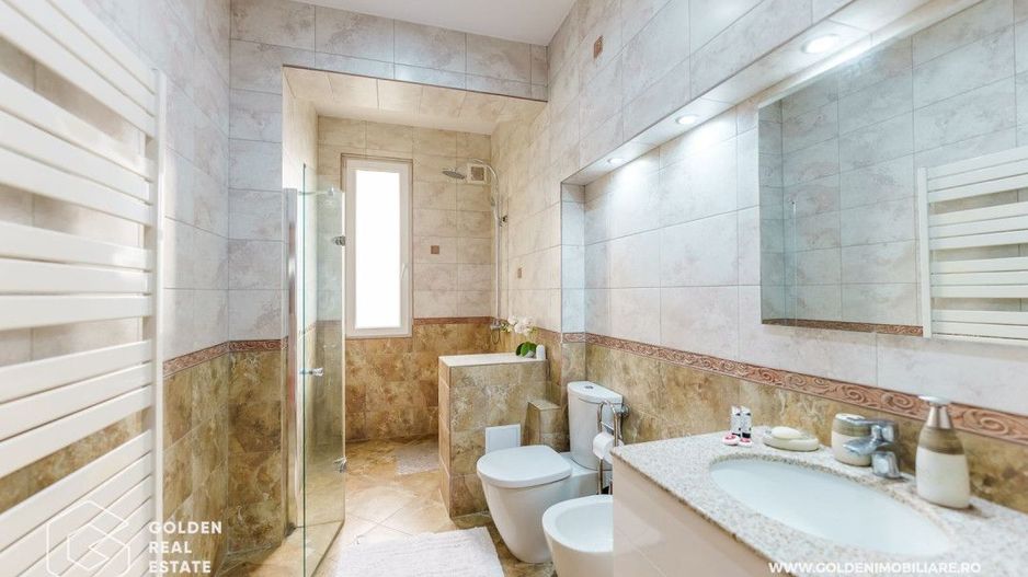 Oportunitate de investiție, vila pretabila pentru  afacere de familie - Poză 7