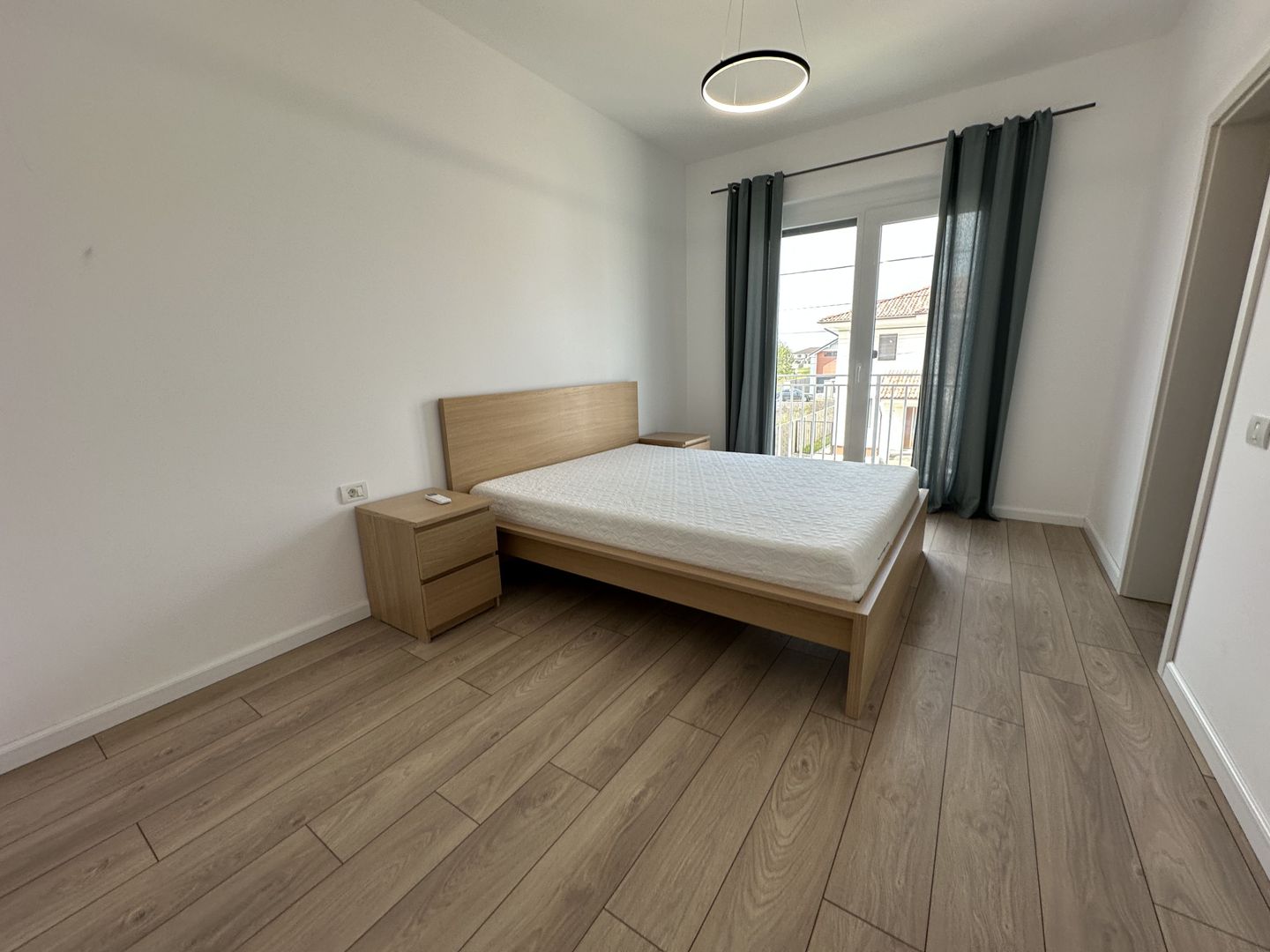Duplex despărtit  prin garaj zona Ikea - Poză 16