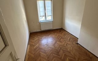Proprietar vand apartament decomandat Unirii 5 camere - Poză 2