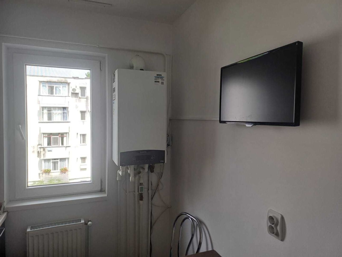 Apartament renovat 2 camere SD 40 mp Mircea Cel Batran 400 euro - Poză 7