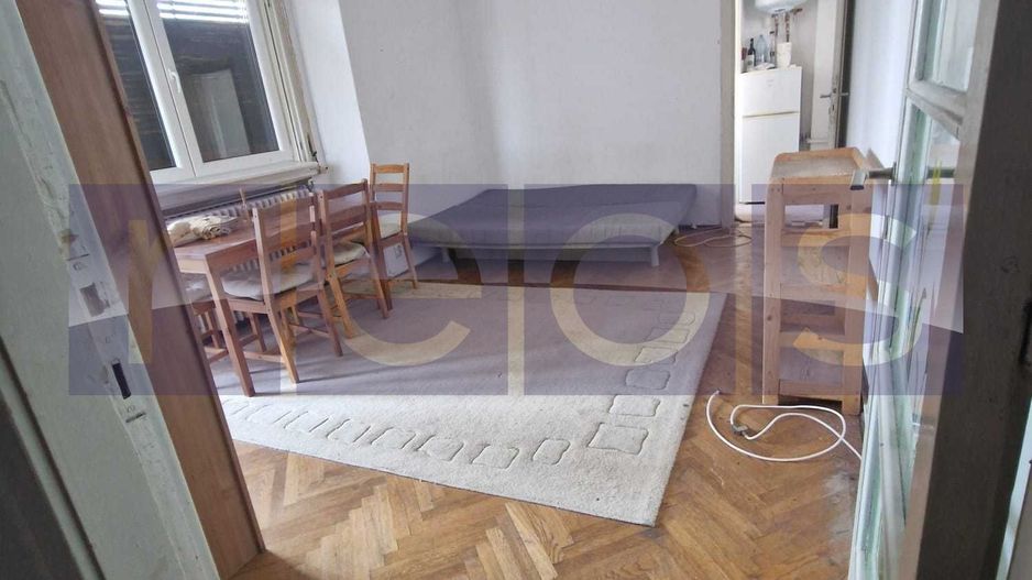 VANZARE GARSONIERA PIATA ROMANA 30MP RISK 1 NECESITA RENOVARE - Poză 1