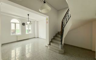 Vila spatioasa | Complet renovată | Central