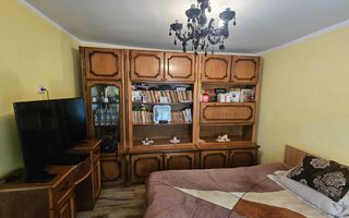 Casă  4 camere cu 2 intrări, garaj și teren 1751mp– Cobadin - Poză 1
