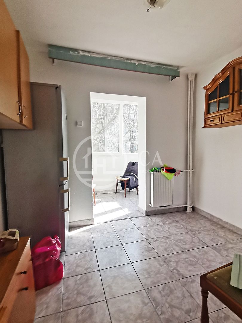 Apartament cu 3 camere de vanzare in zona Decebal, Oradea - Poză 7