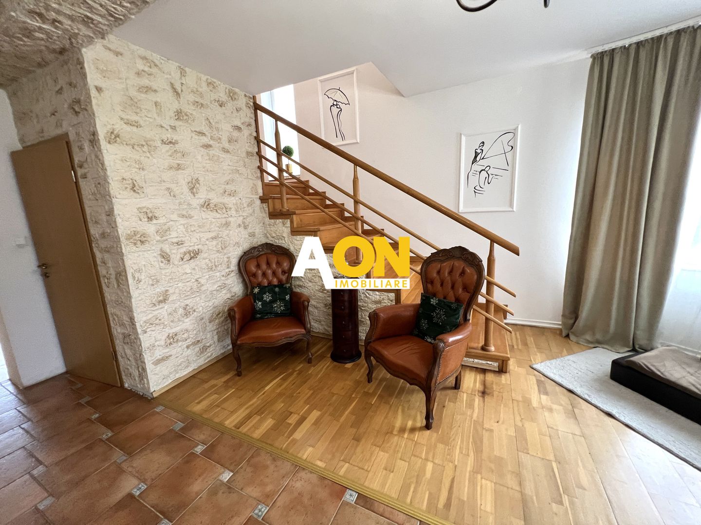 Casa de vanzare - 5 Camere, 2 Bai,  Garaj, 1000mp Teren - Poză 12