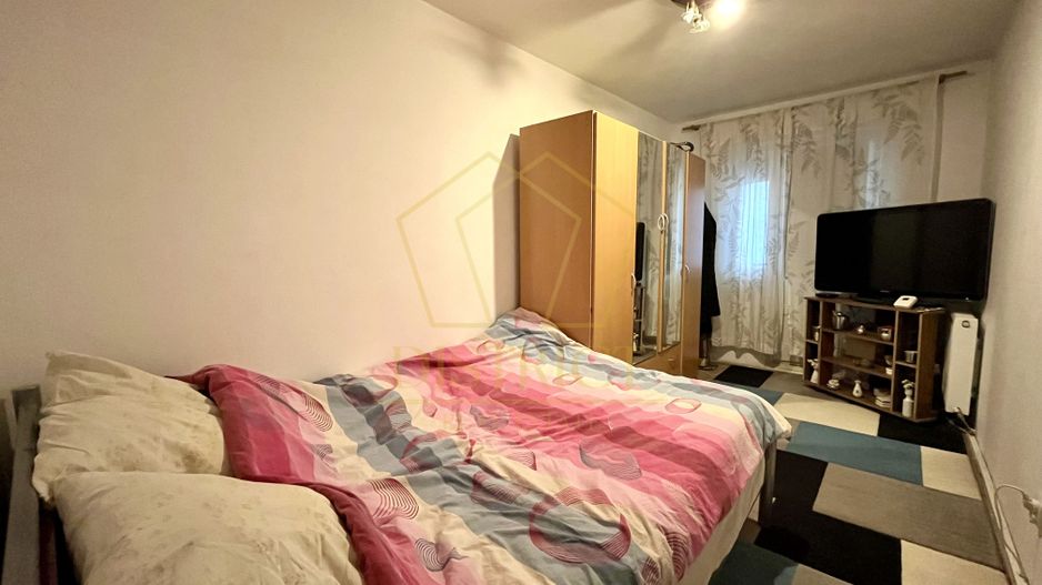 Apartament spațios cu 3 camere | Spitalul Județean - Poză 10