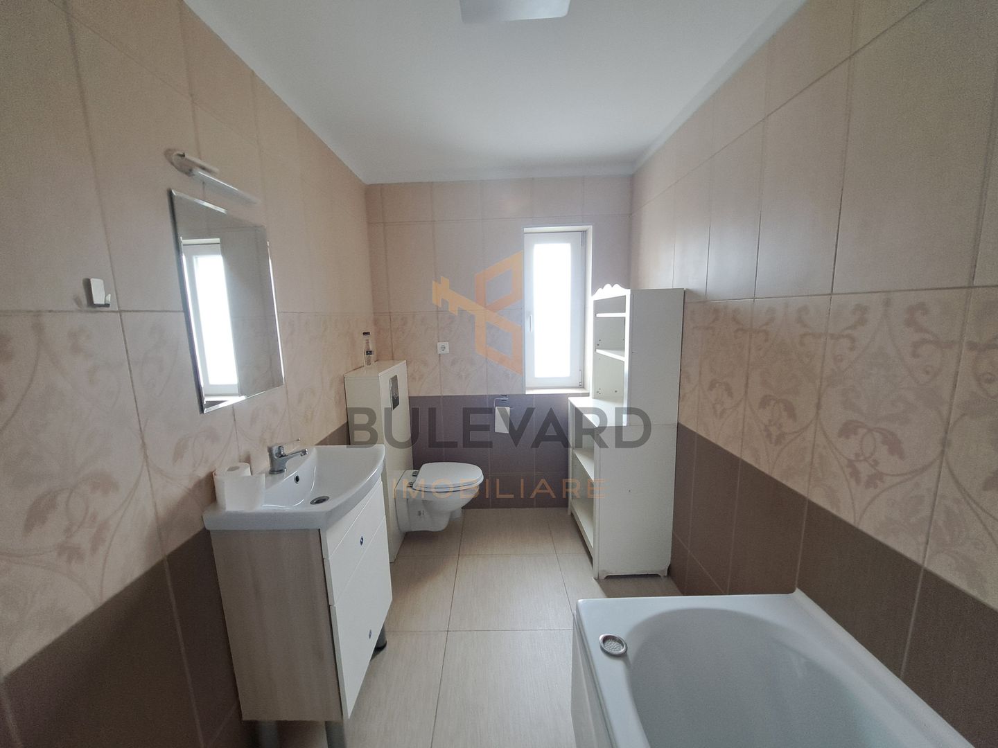 Casa 5 camere, 150 mp utili, 300 mp teren, garaj, cartier Dambul Rotund! - Poză 20