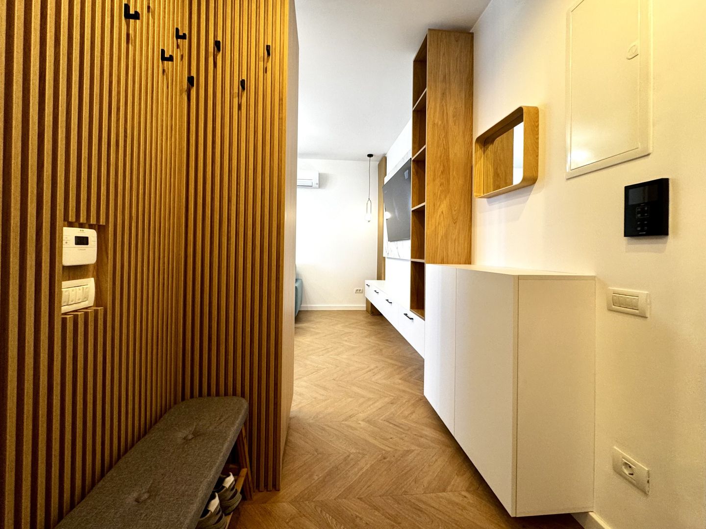 Apartament cu 2 camere, la prima închiriere, primitor si elegant - Poză 15