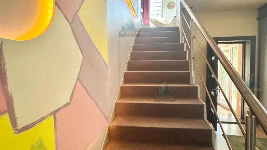 Casă de vânzare pe strada Tudor Vladimirescu - Poză 3