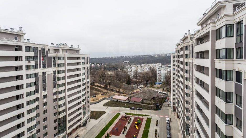 Vânzare, apartament, 3 camere + living, str. Vasile Lupu, Buiucani - Poză 1