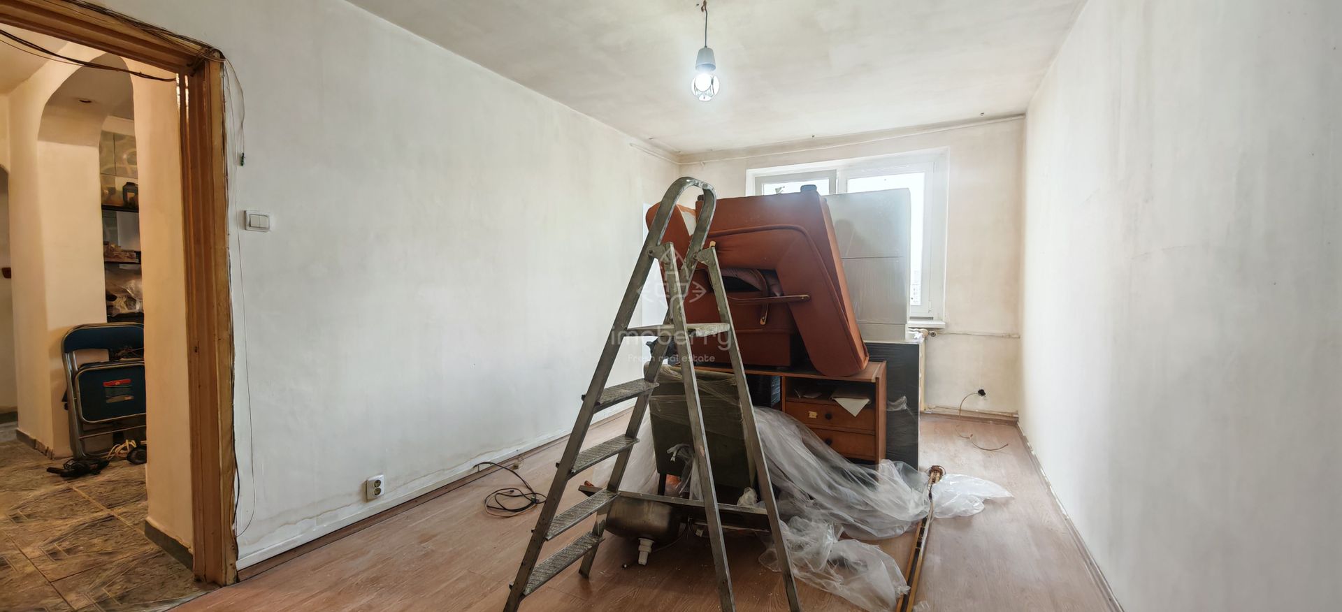 Vanzare apartament doua camere, de renovat, zona Crangasi - Str Ceahlau - Poză 2