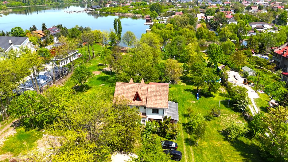 Proprietate unica, vila si 8000 mp pe malul lacului Snagov - Poză 2