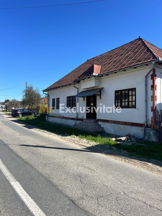 Casă  în Comuna Corbi, Argeș – ideală pentru afacere - Poză 1